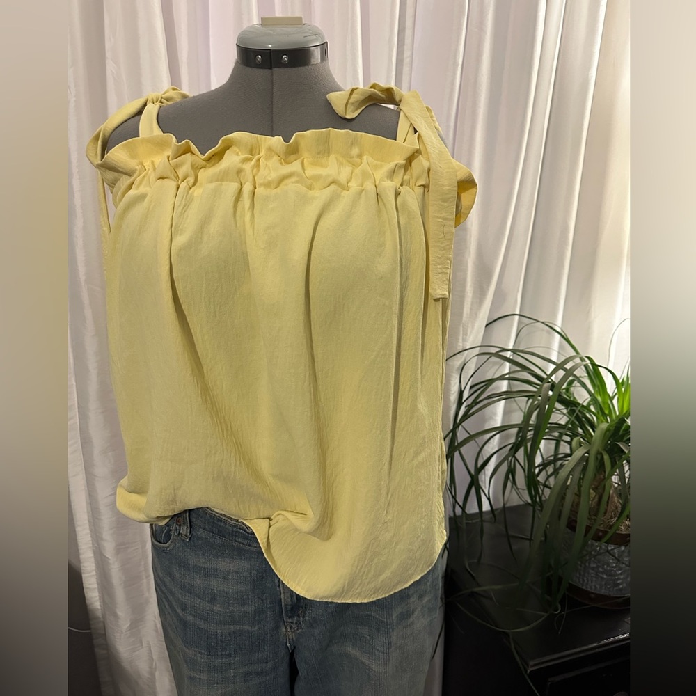 Entro light yellow